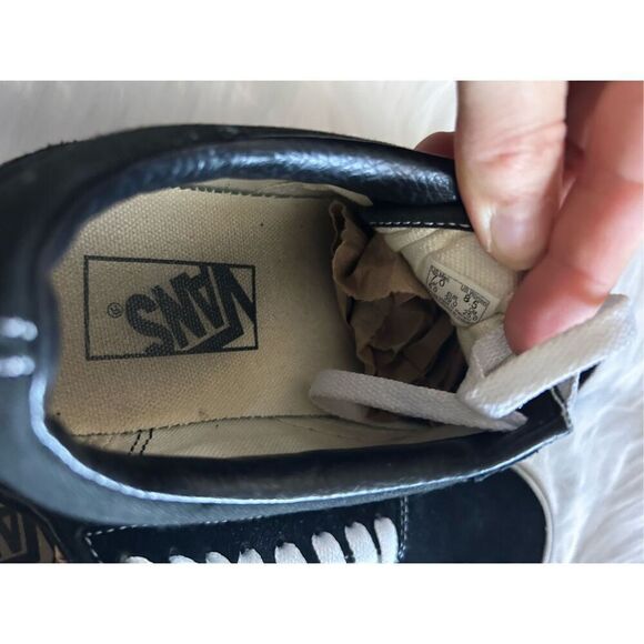 Vans Women's or men’s  Black and White Trainers unisex men’s 7 women’s 8.5 - Picture 6 of 7